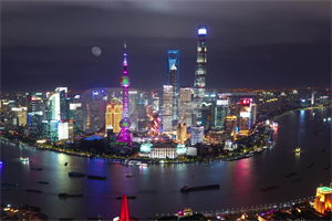 A stroll in the sky! Wait for you to hike the 50 magnificent skywalks in Shanghai's backyard.